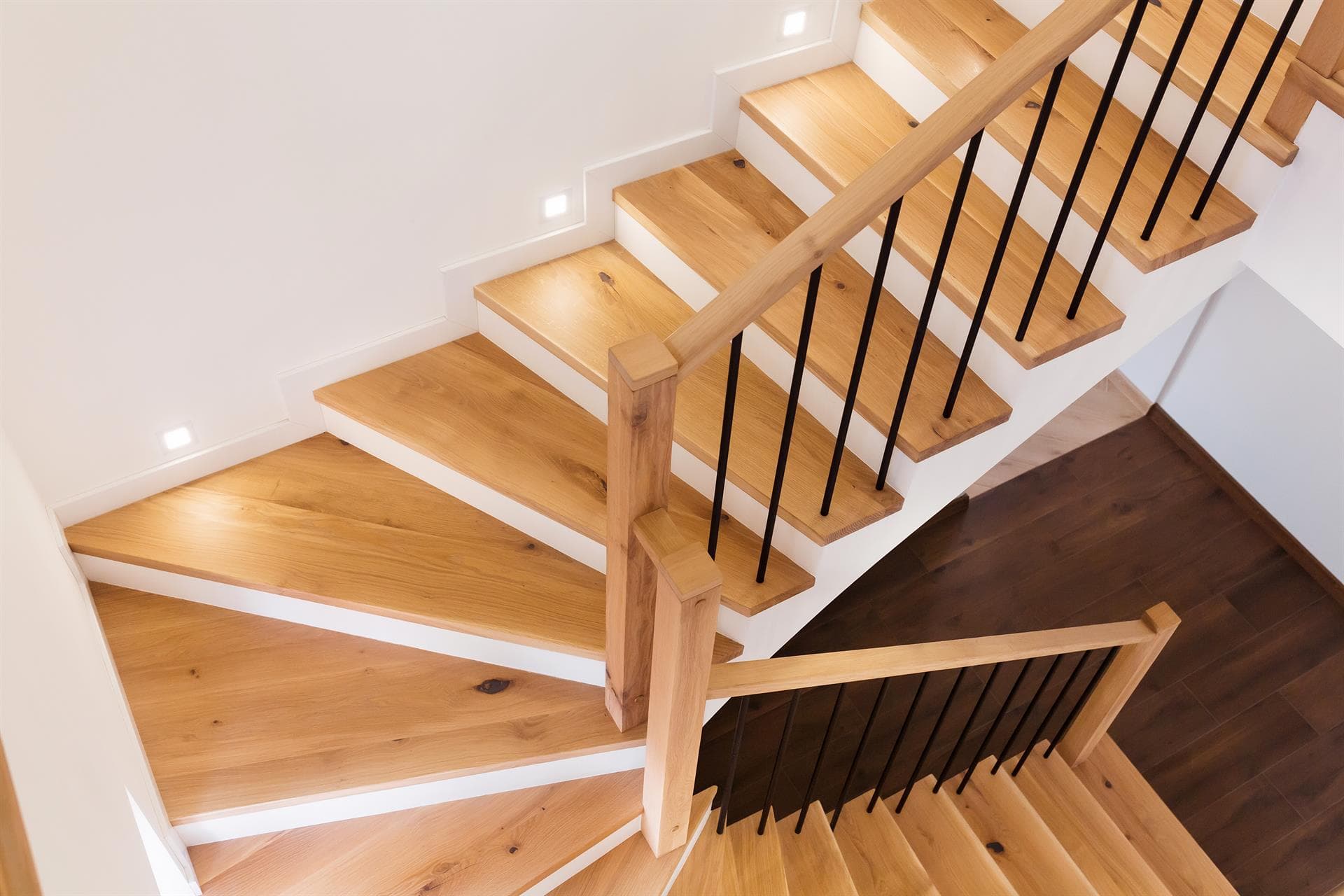 Escaleras Y Pasamanos De Madera